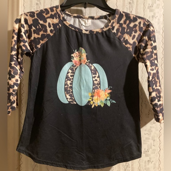 Girls Boutique Size 3XL Age 6-7T 3/4Sleeve BlackW/Leopardand Pumpkin - Picture 1 of 9